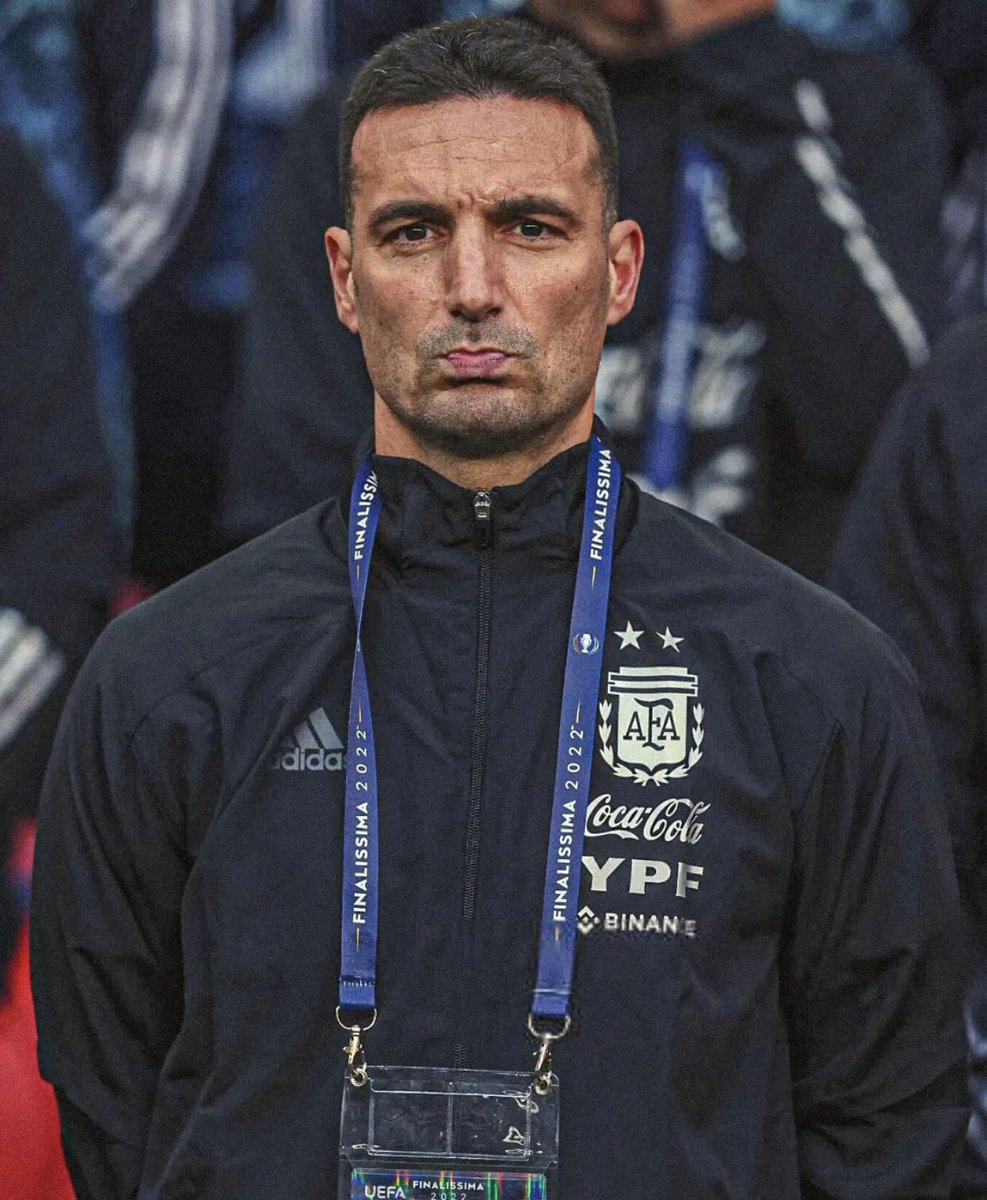 AlejoSerafino's tweet photo. Llegó en 2018 y renovó el plantel. En 2019, salió 3° en la Copa America. En 2021, fue campeón en el Maracaná y cortó los 28 años sin 🏆. En 2022, le ganó la Finalissima a Italia. Logró un invicto de 36 partidos. Hoy, nos metió en la final del mundo.

Lionel Sebastián Scaloni. https://t.co/ozJpiwfFF0