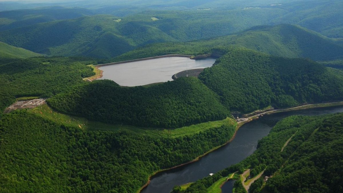 NatlHydroAssoc's tweet photo. #PumpedStorageHydropower made @columbiaclimate's list of "Five Things the Energy Transition Can't Do Without," citing the 100 global pumped hydro projects in development and @iha_org's prediction that pumped storage capacity will increase by 50% by 2030. https://t.co/PBxGnYQFLZ https://t.co/4iNifDGkuF