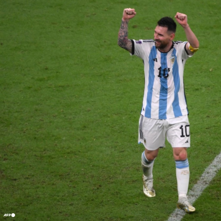 Messi en Qatar 2022:

➤ 5 goles.
➤ 3 asistencias.
➤ 4 MVP. 
➤ 6 partidos.
➤ Líder goleador.
➤ Líder asistente.
➤ Marcó y asistió en fase de grupos.
➤ Marcó en octavos.
➤ Marcó y asistió en cuartos.
➤ Marcó y asistió en semifinales.

Todo con 35 años.

EL MEJOR DE TODOS.