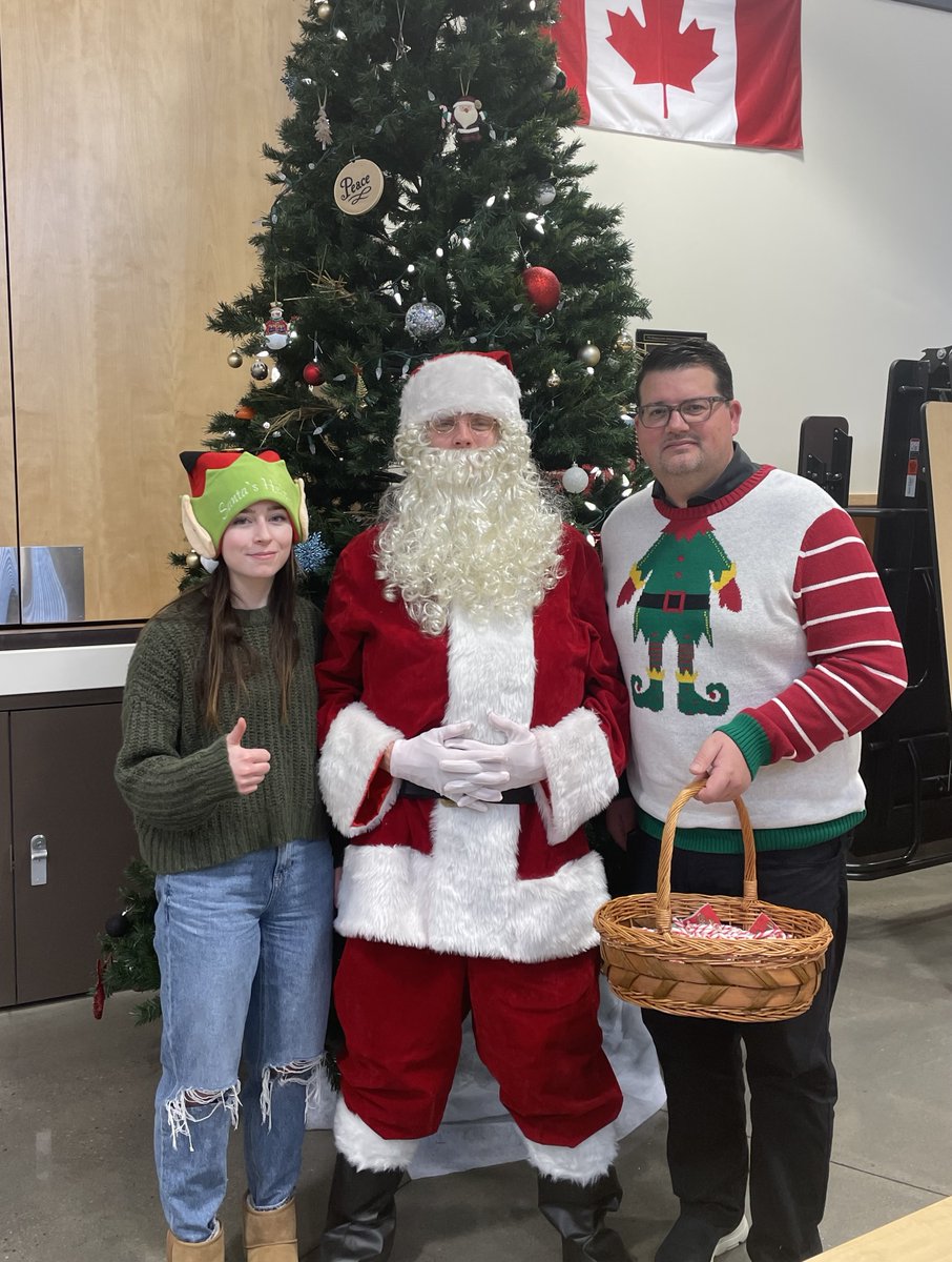 BawlfSchool's tweet photo. Thank you to Canada Malting Co., Ember Resources, and Mr. Mikes Steakhouse-Camrose for sponsoring our wonderful traditional Christmas luncheon. And Santa showed up to say hi to everyone! Best day of the school year! #wildcatfamily #fullstomachs #sooooogood #merrychristmas https://t.co/oi3HhpmenV