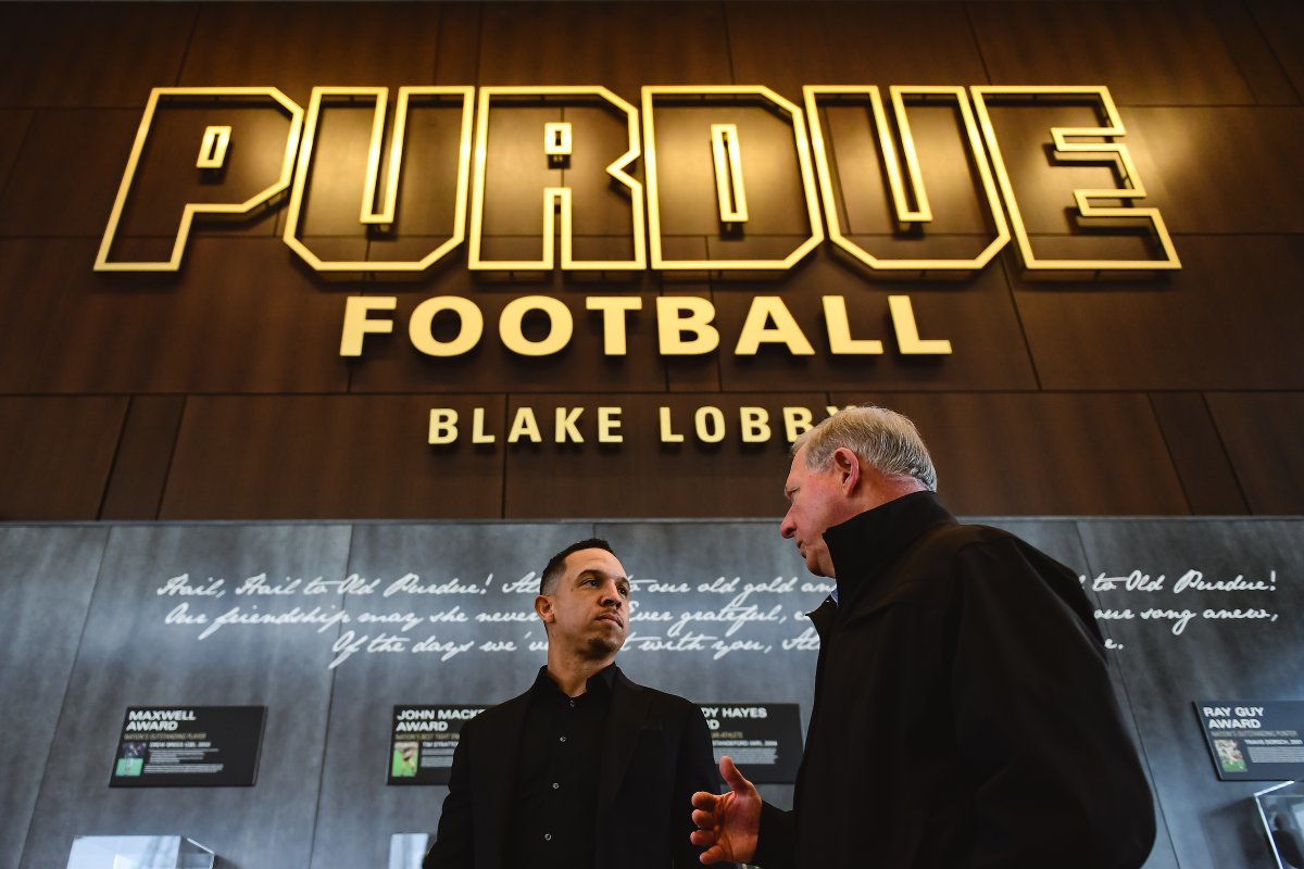 BoilerFootball's tweet photo. The Walters family checking out Dad's new office.

@Coach_Walters 🚂⬆ https://t.co/WeenZLxd0e
