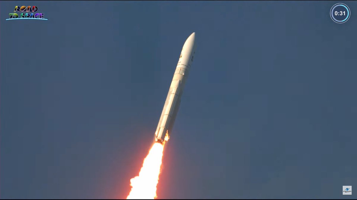 ShuttleAlmanac's tweet photo. LIFTOFF of @ArianeGroup @Arianespace #ArianeV #VA259 carrying MTG-I1, Galaxy 35 & Galaxy 36. Pics 5-9 https://t.co/1jwxrzYU66