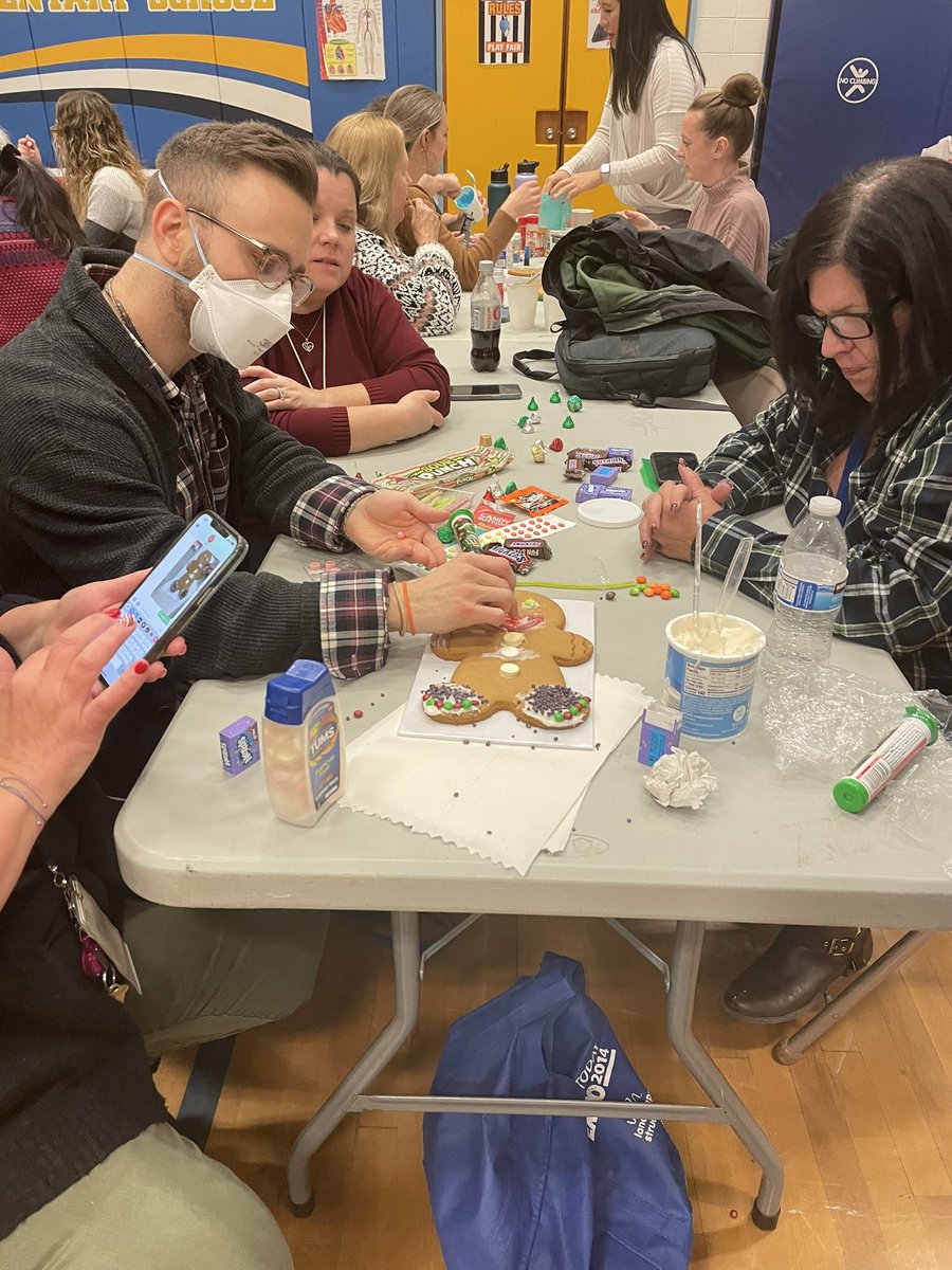MLK’s First Annual Gingerbread Decorating Contest is underway! <a href="/mlk_elementary/">MLK Elementary School</a>