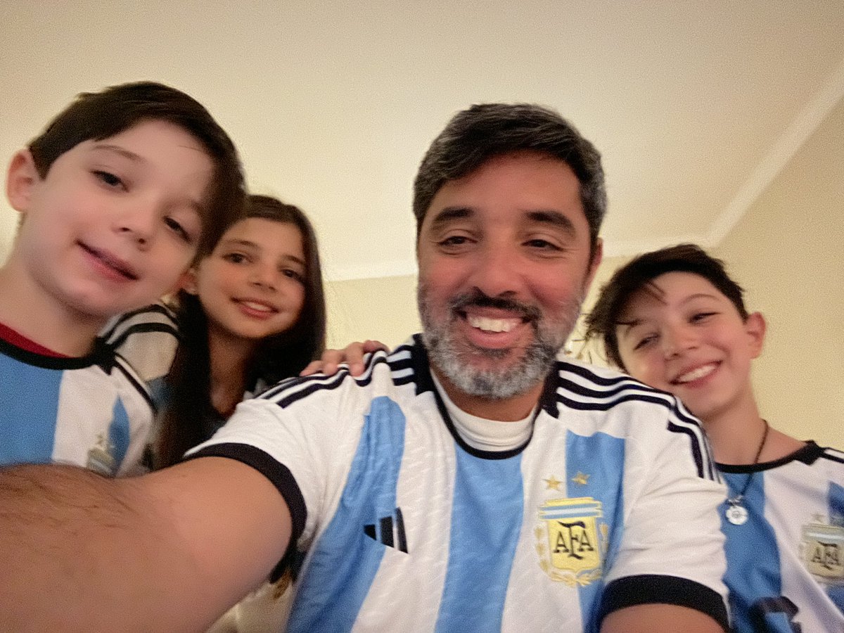 SebiAmar's tweet image. VAMOS CARAJOOOOO! Finalistas del mundo!!!! Quiero llorar. Un orgullo poder compartir este sentimiento con mis pibes. 🇦🇷