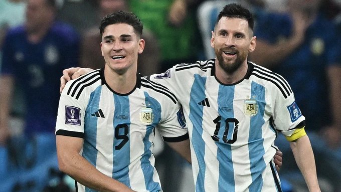 ARGENTINA 3 CROACIA 0 - Mundial 2022 - Semifinal - Resumen - Video Fj4xMD6XgAAQCRe?format=jpg&name=small