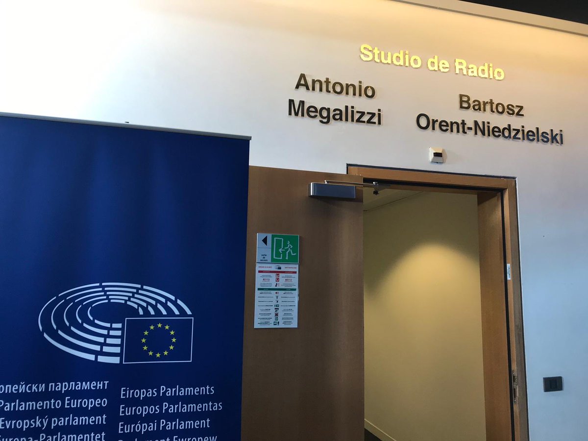 SilviaCostaEU's tweet photo. Il 14 dicembre di 4 anni fa sono stati uccisi in un #attentato a #Strasburgo Antonio #Megalizzi e Bartek #Niezdelski i due giovani giornalisti di #Europhonica , appassionati di https://t.co/gmlGB7l6Pz loro testimonianza è un monito a tutelare la #dignità delle #istituzioni eu. https://t.co/P5zHU2XXiE