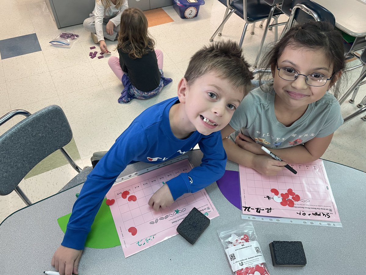 We really enjoyed the new workplace “Drop the Beans” 🫘 Students discovered new ways to create parts to a whole. @PBIS_Pennell @MLCmath