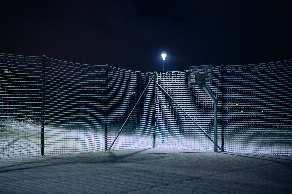 Winter in the city 
•
•
•
•
#moody_captures #igersgdansk #igerspoland #nightshots #nightlight #artystycznapodroz #urbanromantix #opticalwander #gdanskiekadry #gdansk #nikonz6 #framelinesmag #viltrox50mm18z #moodyofpoland #somewheremagazine #nightpictures