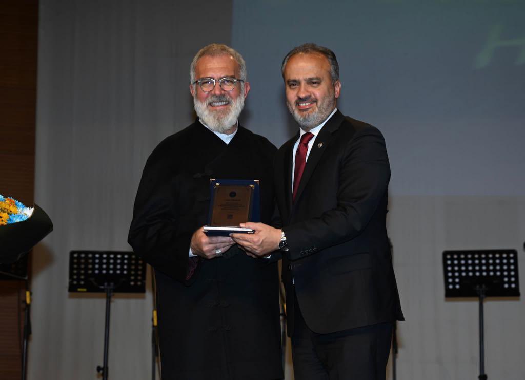 Alinur Aktaş