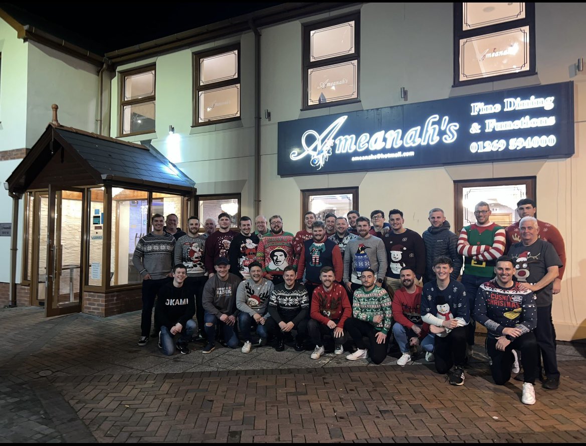 Tycroes_RFC's tweet photo. Despite the sub-zero temperatures, it didn’t stop tonight’s training session. Thanks to @sportcarms for accommodating at short notice. 

A special thank you to @Ameanahs for feeding the players and management at our Christmas club curry night.

#UppaRams 🐏⚫️⚪️ https://t.co/4uN1U3M22k