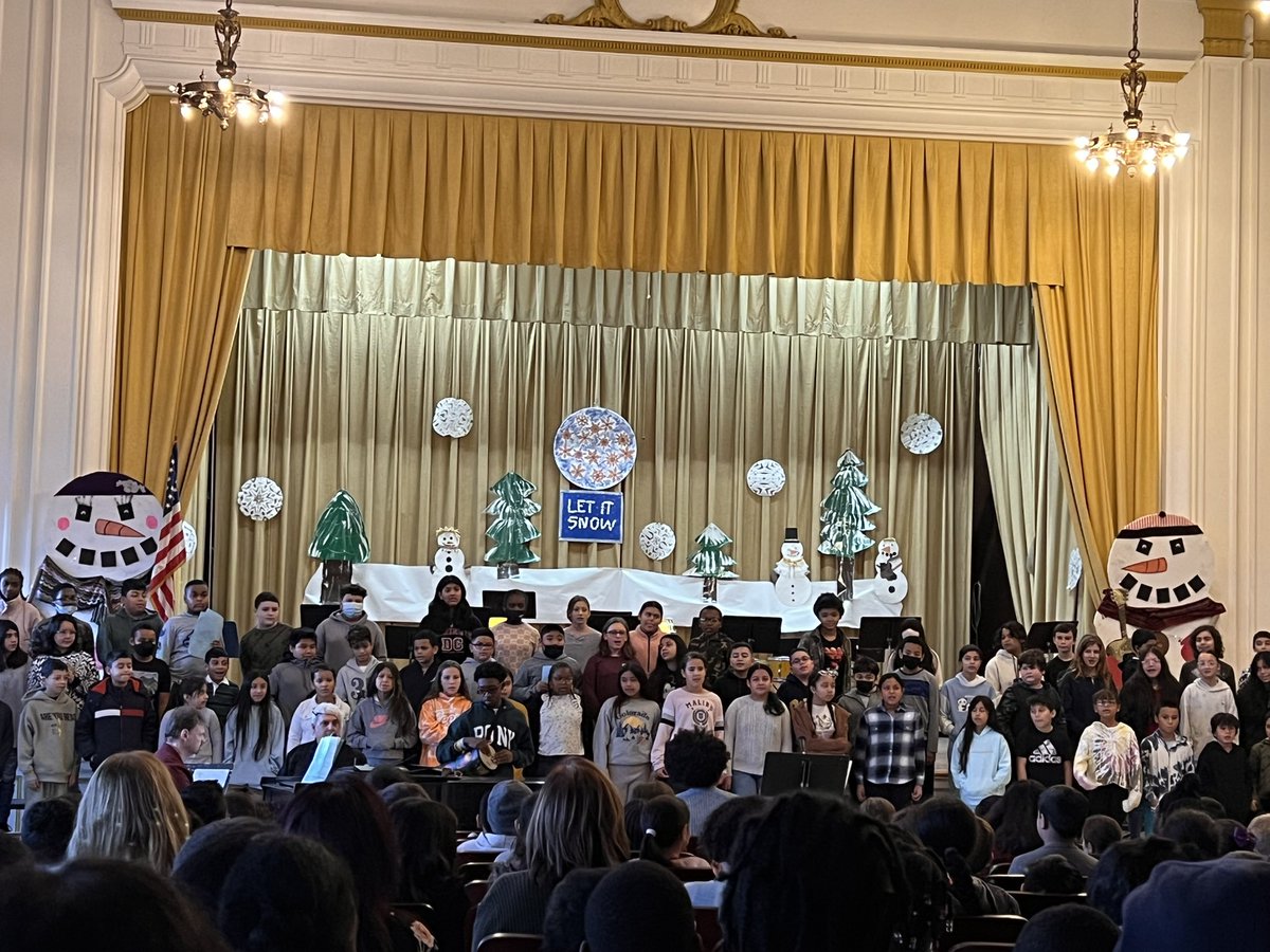 MrsEholtkamp's tweet photo. 5th grade orchestra, band, and chorus @WHGWashington @WH_ENL @WHGWMusicClass #soproudofmyKkiddos https://t.co/ORPwTp8XCp