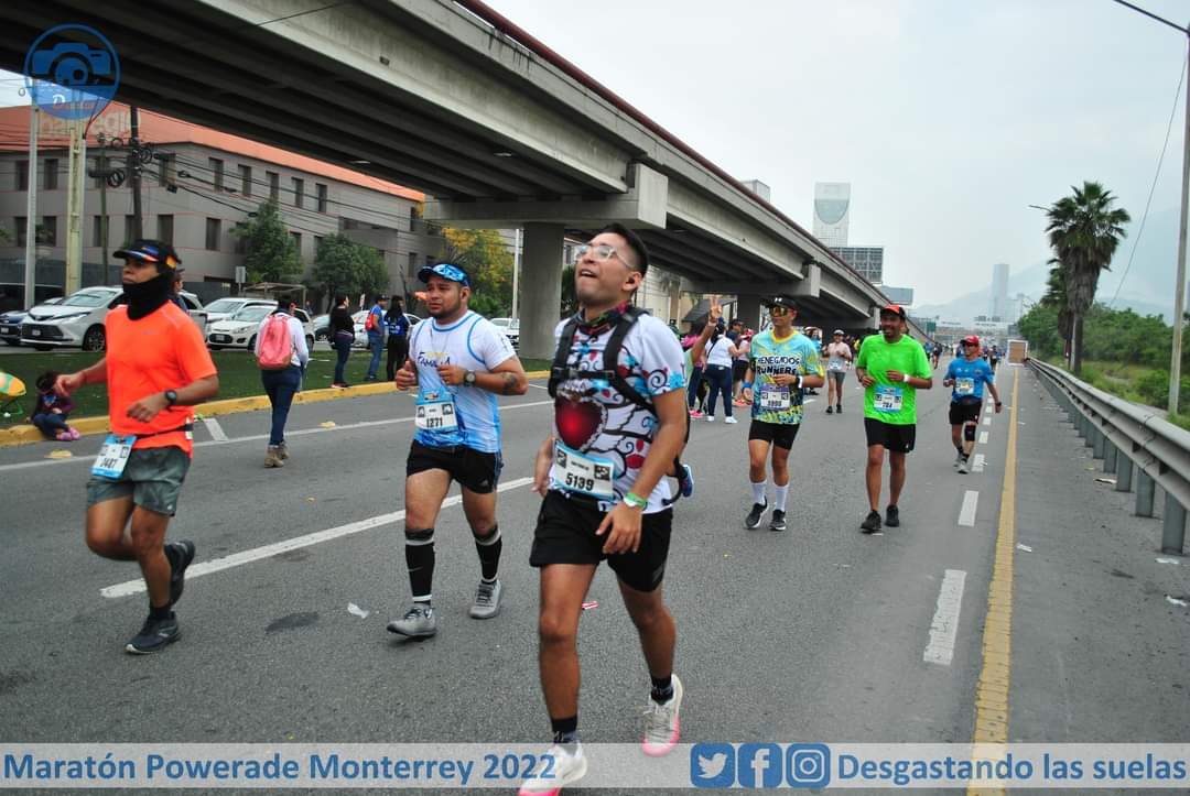 Uribenturas's tweet photo. Creo que más que ganar una medalla el maratón es la oportunidad de sentir, de emocionarse, de vibrar, de saber de lo que eres capaz, de alimentar los recuerdos, conectar con más locos como tu, de rodearte de alegría, paz y sobretodo llenarte de un chingo de amor ❤️
#mpm22 https://t.co/eqJjNdi36b