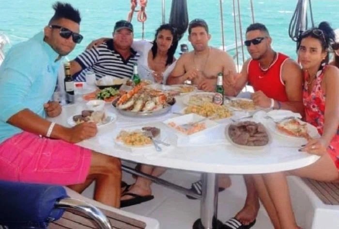 DoctorMiami66's tweet photo. @ComarkP @DiazCanelB https://t.co/ZY9N3KvIlb