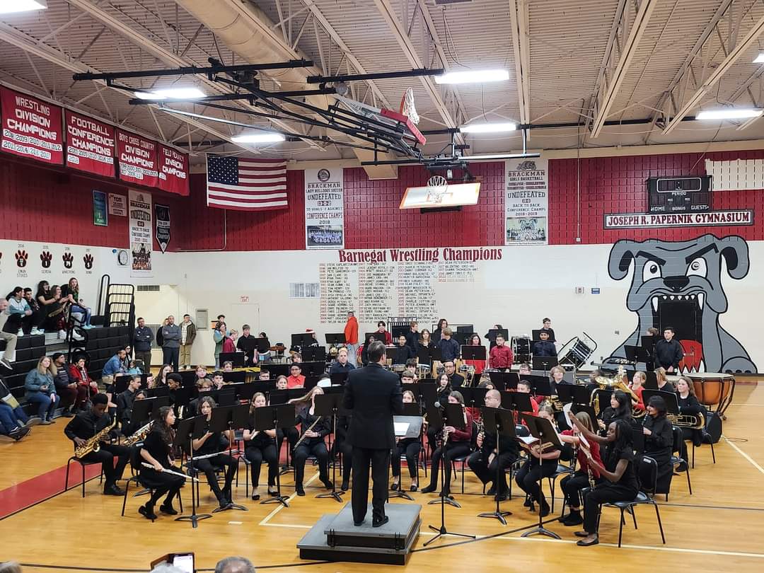 MrMcGrathMusic's tweet photo. Congratulations to the ROBMS Band on an awesome Winter Concert Performance this evening! Bravo! #barnegatpride #barnegatinspires #ROBMS #BulldogWay #BrackmanMusic @BarnegatSchools @JToddings https://t.co/8njE4QFbWG