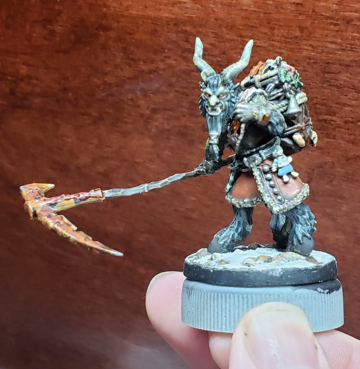 blamminator's tweet photo. Painted Krampus for a bud
#paintbrush #miniatureblacksmiths #miniature #miniaturepainting #painting #minipainting #art #miniatureart #painttinythings #tabletopfigures #ilovetopaint #dnd #dndminiatures #reaper #reaperminiatures #bones #bonesminiatures https://t.co/yfySaqrWBQ