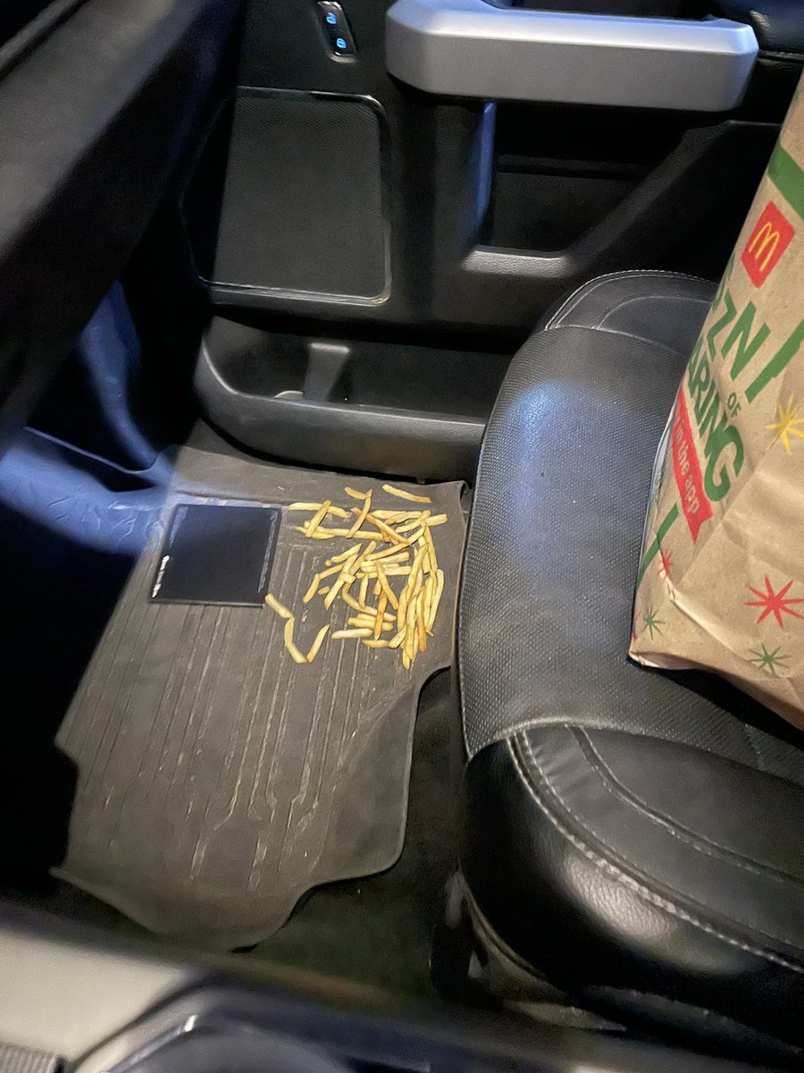 BachmanANjax's tweet photo. 😢on way back from daughter’s game… #fryfail https://t.co/B2szf8wLXY