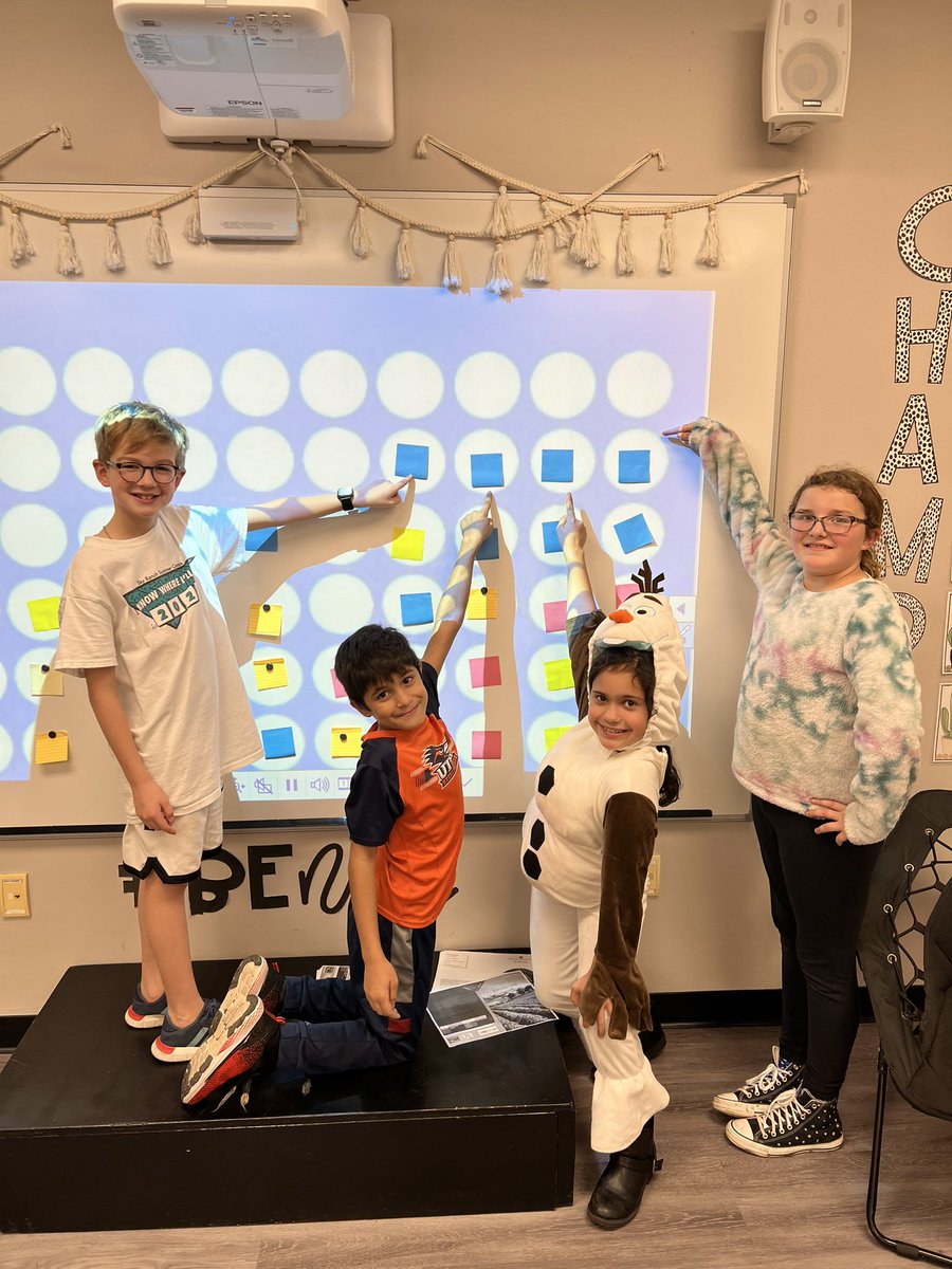 MsLeein4th's tweet photo. My favorite way to spiral review concepts we’ve learned so far. Kiddos work together to solve problems to earn a sticky note. First team to connect four in a row wins! SO much math talk! #LevelUpMHE https://t.co/ONUU6LNihi