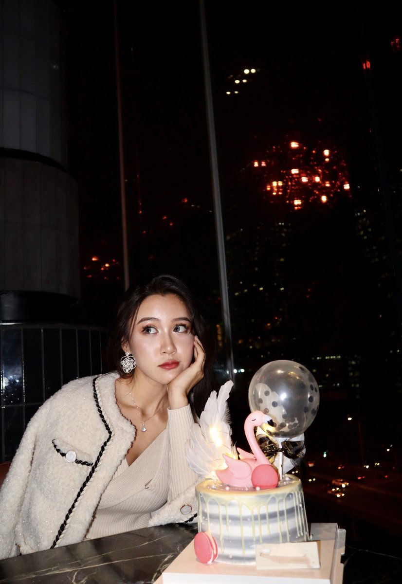 CruzFinnley's tweet photo. Last year's birthday, I miss it a bit so I will post my own photo again, haha, I hope everyone of my friends has a good day https://t.co/4b48uoTeaY