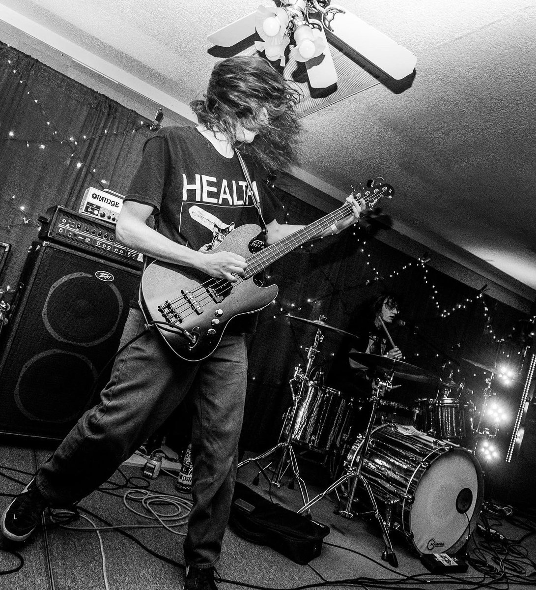 Ash Throne tweet media