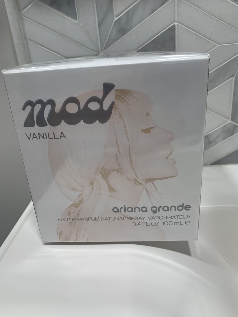 trishahoneyy's tweet photo. YALL IT CAME IM SCREAMING CRYING &amp; THROWING UP #modvanilla 🤍 https://t.co/XpkVpOQ17b