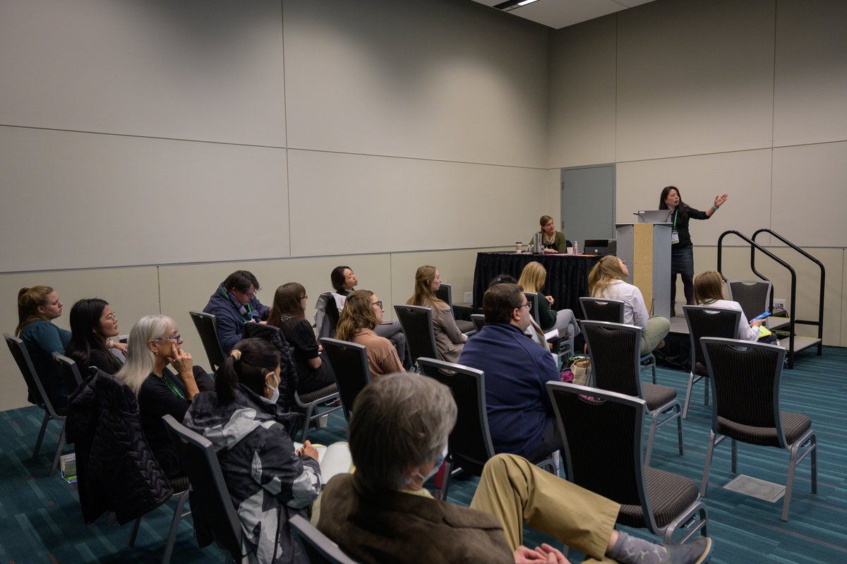 A month delayed, but nonetheless, I had a great time at  #entsoc22 #JAM2022!! It was nice to catch up with colleagues, compete in Ento Games, share research findings, and moderate a student-organized symposium. Looking forward to ESA 2023 in Maryland, my old stomping grounds!!