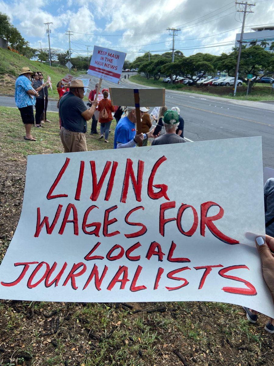 dg_maui's tweet photo. Support local journalism! Mahalo to everyone who came out to support @TheMauiNewsHI and @MauiNewsSports 🙌🏻 @BaldHeadTruth @PacMediaGuild https://t.co/3nWMUdotRi