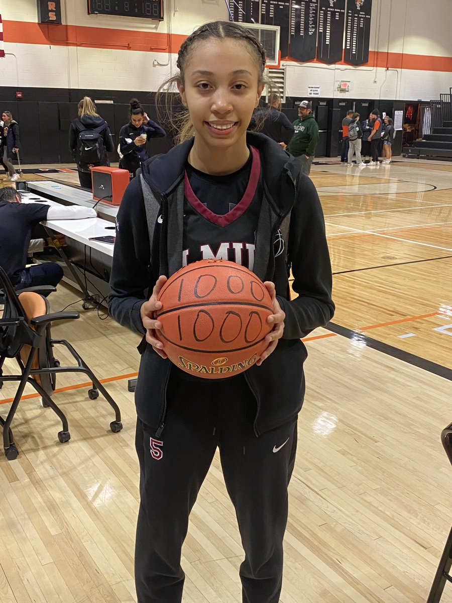 18SportsAndy's tweet photo. MAJOR Congrats to @ECSD_Athletics @WBballExpress senior guard @j_abrams7 for scoring her 1,000th career point tonight. Abrams netted 33 points in 70-64 loss to U-E. More tonight at 11. @ElmiraFusion https://t.co/smMs6odMGc
