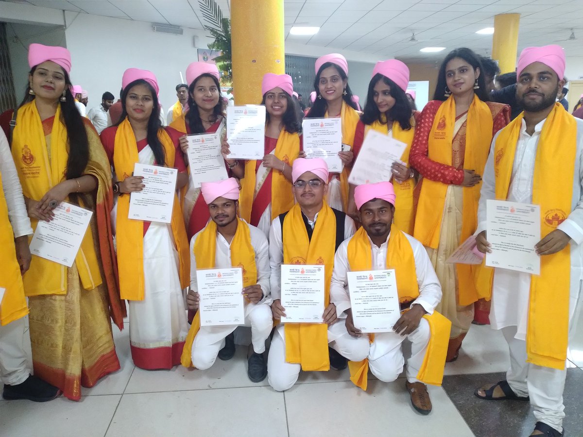 DipaliPathak2's tweet photo. Finally dream come true, which was seen 4 years ago. This was the main reason for me to take admission to this beautiful university. Caps off to us!! (11/12/2022) #102convocation #facultyofarts #banarashinduuniversity #convocation2022 https://t.co/6xVsG3B97i