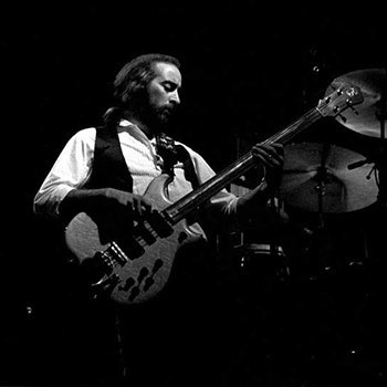 John McVie added to our Players page fretlessbass.com/mcvie-john/ #johnmcvie #fretlessbass #fleetwoodmac #fretless #bassguitar #thechain #alembicbass