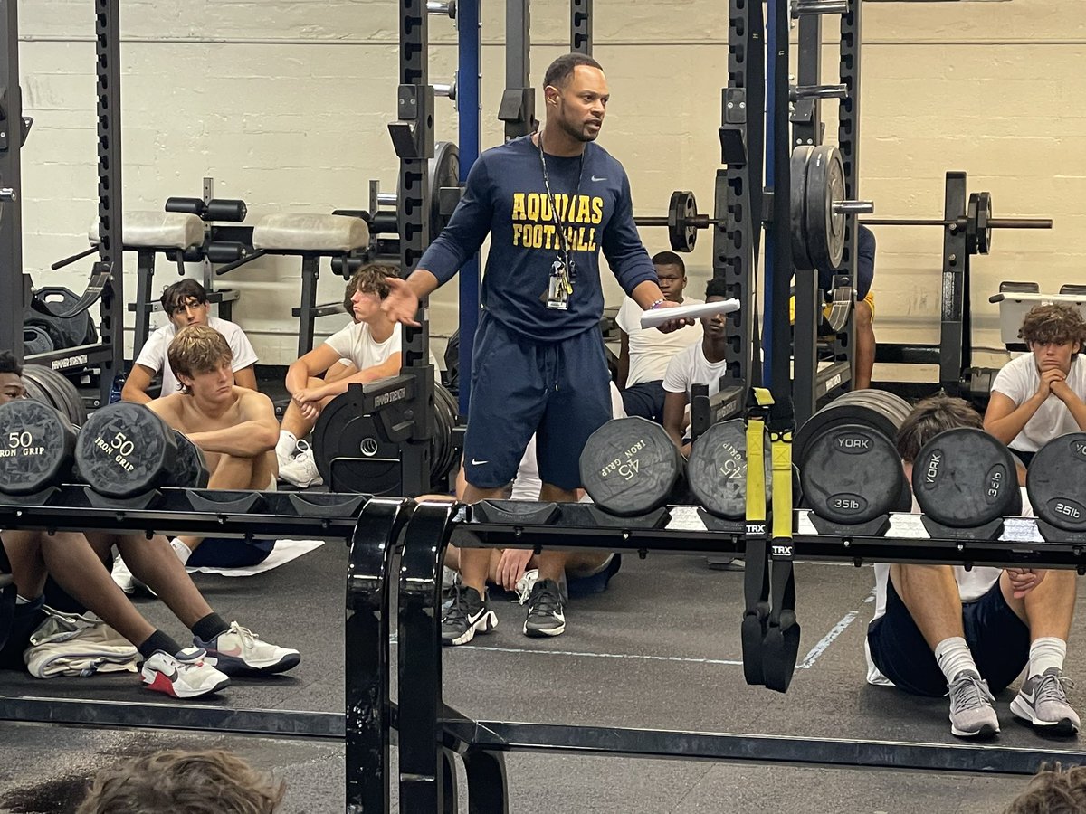Aquinas Football (@sta_football) on Twitter photo 🔹🔸 Work for what belongs to us and gift it to those we owe. 🔸🔹
#GoldBlooded
#ChurchGang
#YouGoWeGo
<a href="/CoachHarriott/">Roger Harriott</a> 🔹🔸 Work for what belongs to us and gift it to those we owe. 🔸🔹
#GoldBlooded
#ChurchGang
#YouGoWeGo
<a href="/CoachHarriott/">Roger Harriott</a>