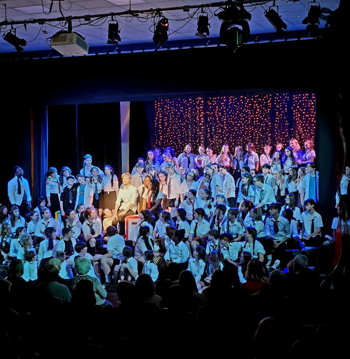 SchoolRidgeway's tweet photo. Our wonderful students and CPA Faculty have lifted our Christmas spirits tonight with Night One of the Christmas Showcase. Thank you to all involved for such a memorable evening of talent and laughter @CPARidgeway https://t.co/ub4DQo85xM