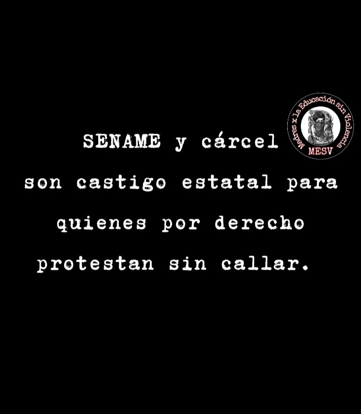 madres_x's tweet photo. Últimamente se hace común que estudiantes detenidxs pasen a Fiscalía, permanezcan x más tiempo en traslado a comisarías, más horas en calabozo, y muchxs más al Sename internacional total, parcial, sujeción y arresto domiciliario, también total o nocturno, vejaciones y malos... https://t.co/4J3cgJHTRw