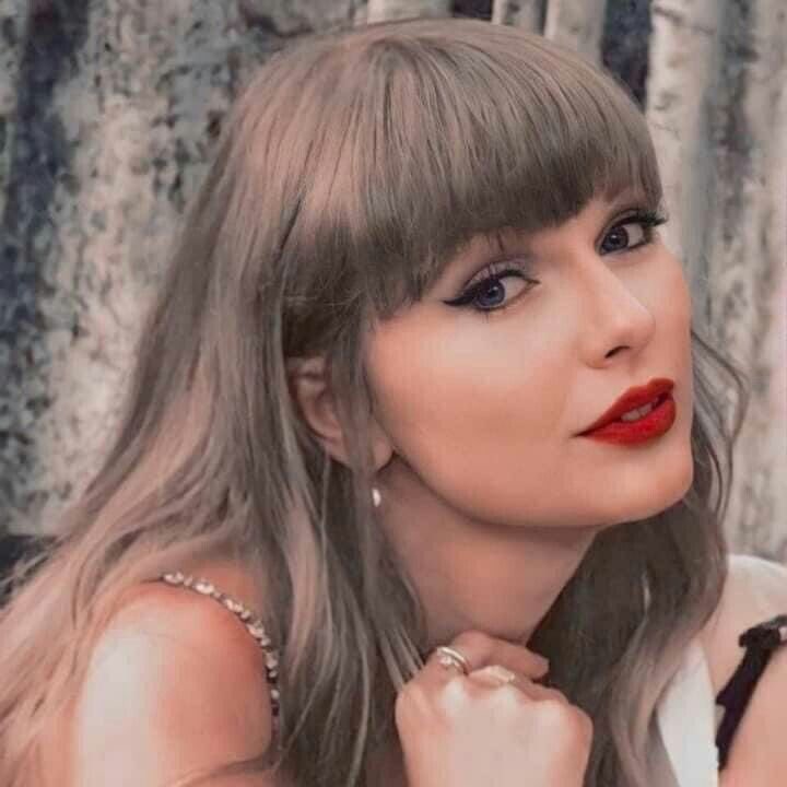 ROSEC0BALT's tweet photo. @taylornation13 @taylorswift13 SHE’S THE SUNSHINE TO MY MIDNIGHT RAIN🫶🫶thank you taylor for being the one who helps me through everything in life i love you so much and i hope you have the happiest birthday🖤🖤 https://t.co/sVkbgqvLmb