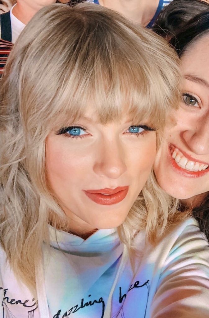 ROSEC0BALT's tweet photo. @taylornation13 @taylorswift13 SHE’S THE SUNSHINE TO MY MIDNIGHT RAIN🫶🫶thank you taylor for being the one who helps me through everything in life i love you so much and i hope you have the happiest birthday🖤🖤 https://t.co/sVkbgqvLmb