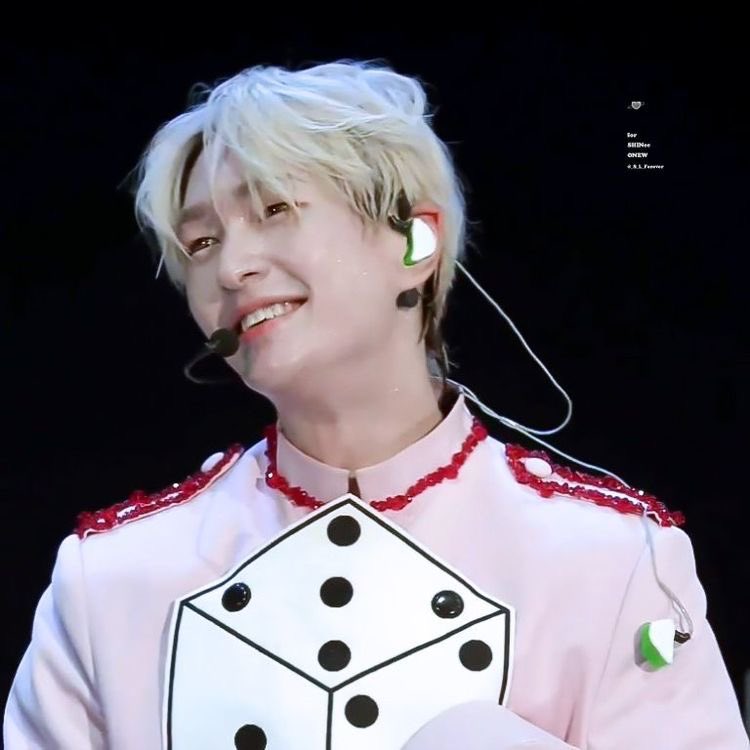 LJKLOOKS's tweet photo. happy birthday jinki 🤍 so proud of everything you achieved this year

#내찡구진기야_태어나줘서고마워
#HappyOnewDay https://t.co/kwfoeOVmjZ