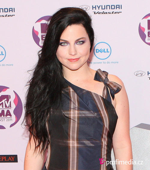 Feliz Aniversário (Happy Birthday), Amy Lee       