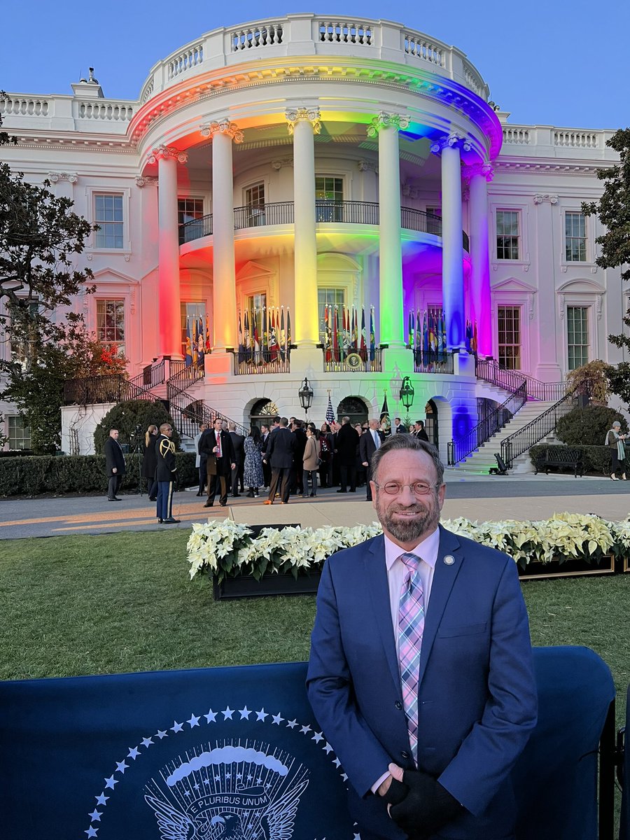 HarryBBronson's tweet photo. Love is love. I’m thankful to @POTUS for signing the “Respect for Marriage” bill into law today. It will protect same sex couples and interracial couples and recognizes their commitment and their love 🏳️‍🌈 https://t.co/ss7wubueN9