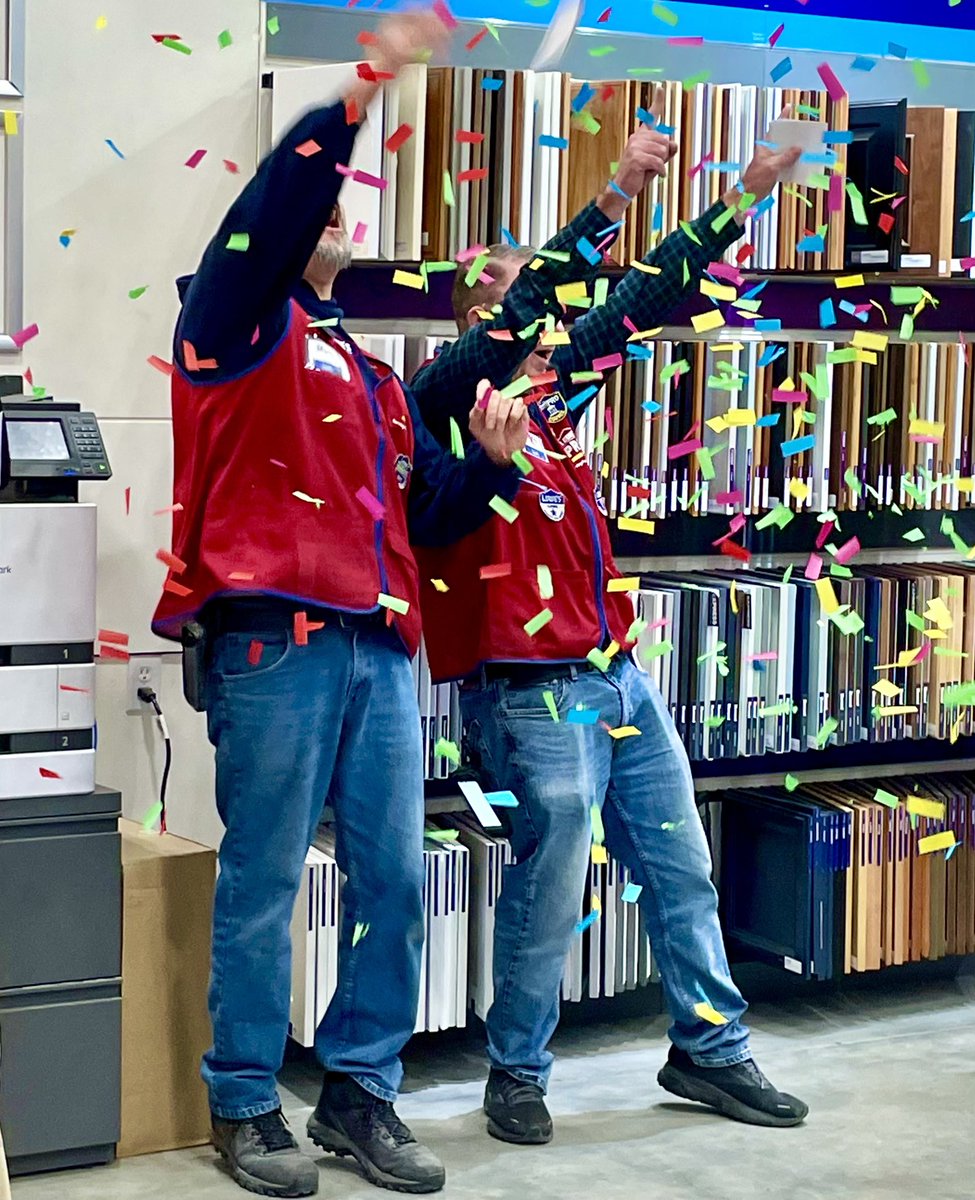 PRO2322@lowes.com tweet media