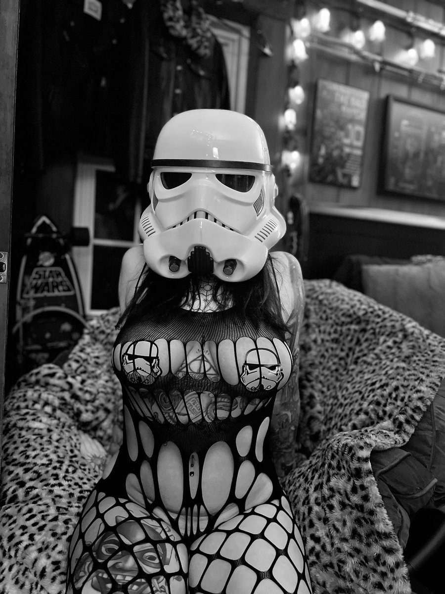 lousyjedi's tweet photo. A little black and white 🖤🤍 
#starwars #stormtrooper #sexycosplay #starwarsgirls #girlswithtattoos #kinktwitter #galacticempire https://t.co/XN8y3V7Spq