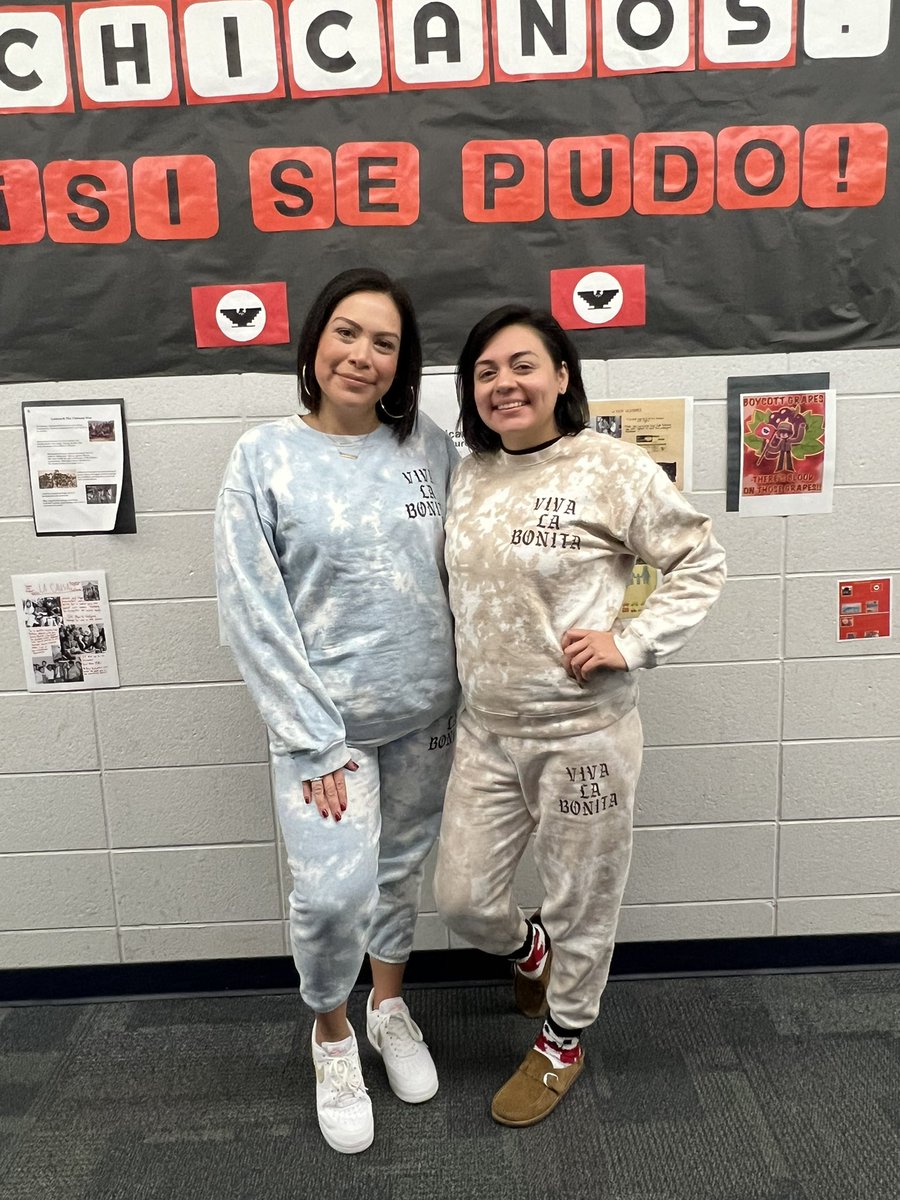 cguzman2420's tweet photo. Co-teachers that twin together stay together @Adriana_S0t0 #WHS #whsspiritweek https://t.co/2S2s1gEyiO