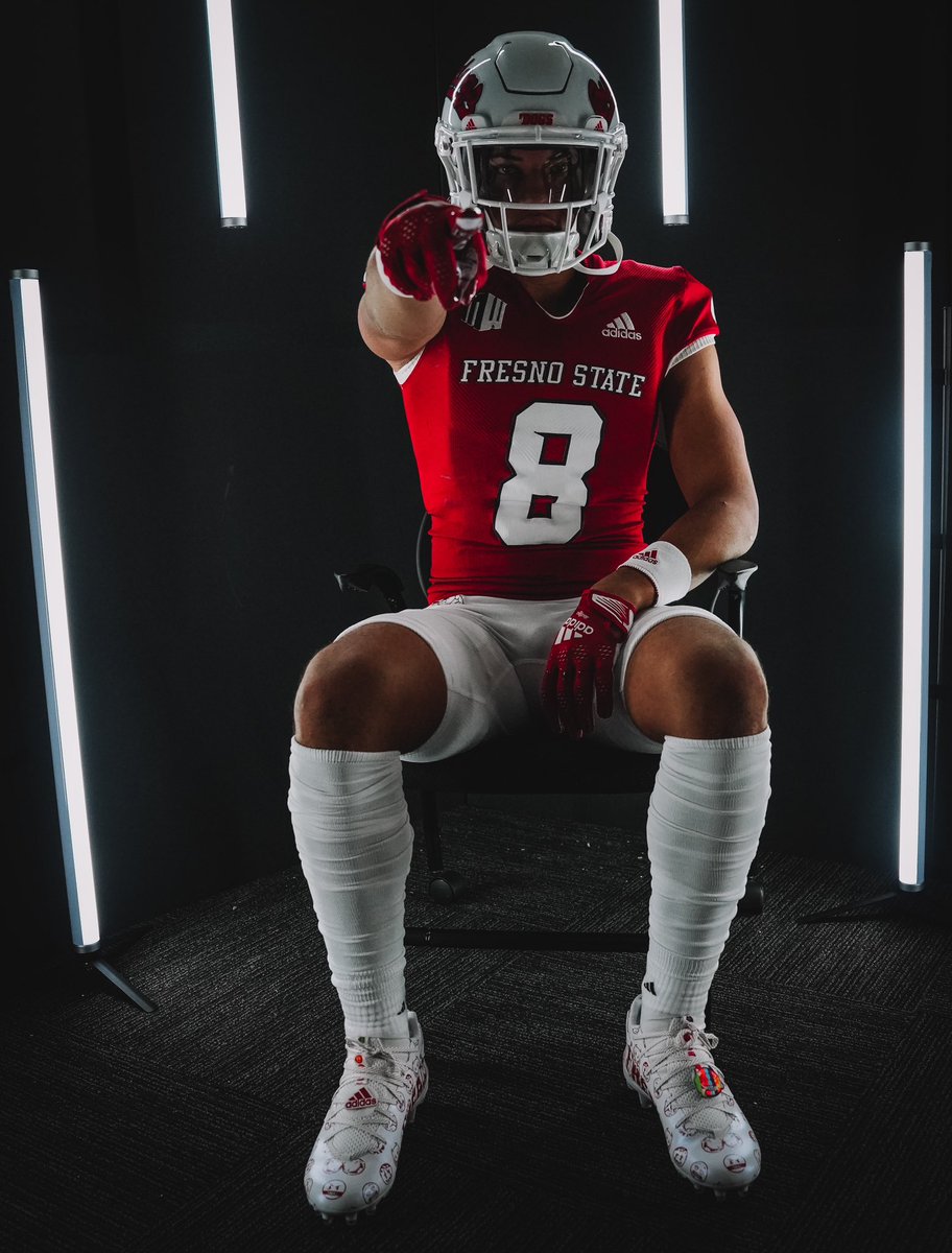justin1k3's tweet photo. Committed! Thank God!! 💙❤️ #AGTG 

@InglewoodFBall @GregBiggins @adamgorney @alecsimpson5 @Nodogsdown_JDW @CoachJFrank @Albert_GarciaFB @InglewoodSports https://t.co/5lgiLGIESn