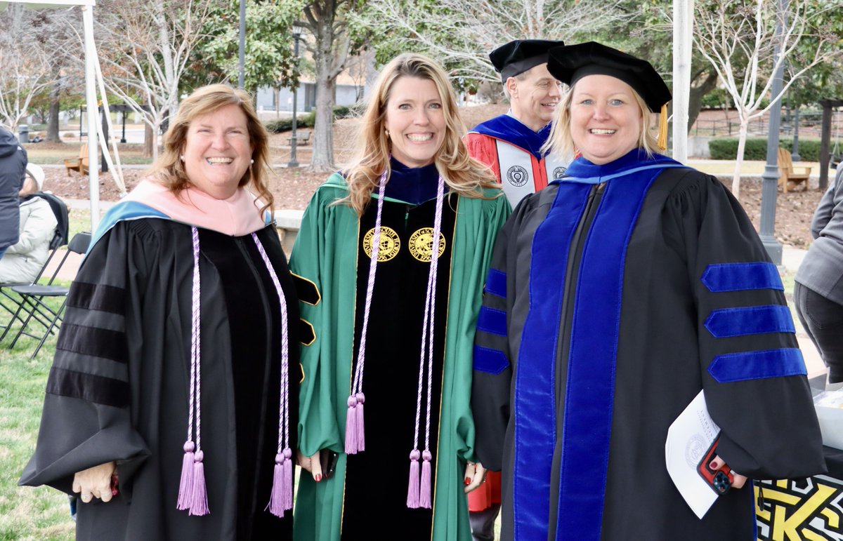 wellstarcollege's tweet photo. Weβre cheering you on!!! #Congratulations, and stay in touch #WCHHS class of 2022!#thisiswellstarcollege #kennesawstate #ksugrad https://t.co/yi0VVVVWw7