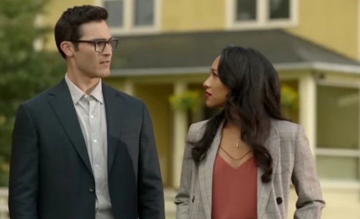 Grlwhowrites's tweet photo. I gotta laugh that "fanboys" (who are not really fans cause otherwise they would know their comics) always frowned on Iris being "just a reporter" and that "she didn't have any powers" and yet this is the point of connection with all big characters on the shows... And now Nia. 🥰 https://t.co/NRTDYNrTin