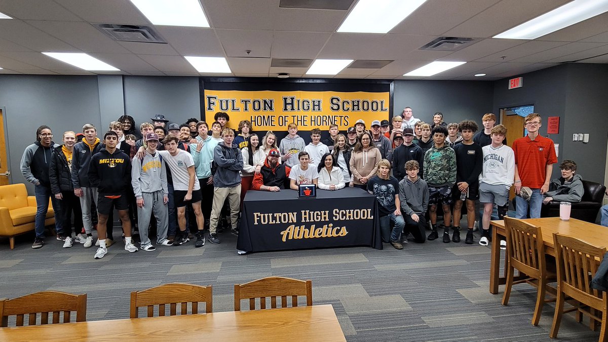 FPSActivities's tweet photo. Congrats to Dusty Hagens for signing today to play baseball at @umsl @UMSLAthletics @UMSLbaseball !

You make us all #fultonproud @LoLo_Math8 @RLCampbell13 @FultonSunSports @FultonBaseball @Fulton_Hoops @HornetsFootbal5 @HagensTerri @FPSHornets @FHSHornets https://t.co/E68qWb2tGP