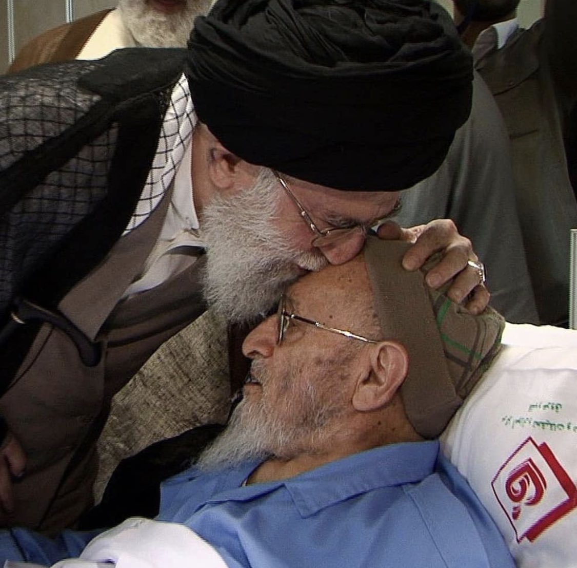 algharavi's tweet photo. آیت حق علامہ حسن زادہ آملی مرحوم (استاد علامہ عقیل الغروی) اور رہبر ❤️ https://t.co/BZnko35lJr