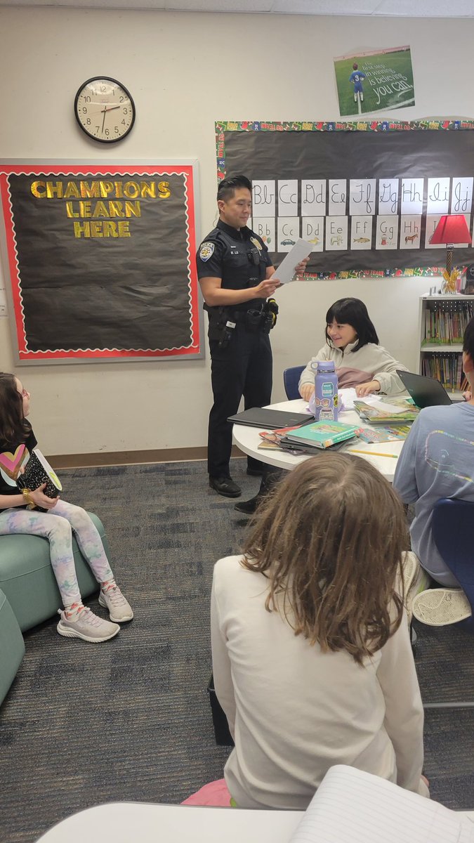 Our favorite <a href="/FriscoPD_SRO/">Frisco PD SRO Unit</a> Officer Lo came to hang out while we were writing poetry today and shared one of his own pieces, too! 📝 <a href="/SparksElemFISD/">Sparks Elementary</a> <a href="/C_E_Dellinger/">CarrieDellinger</a>
#thirdgrade #poetrycommunity