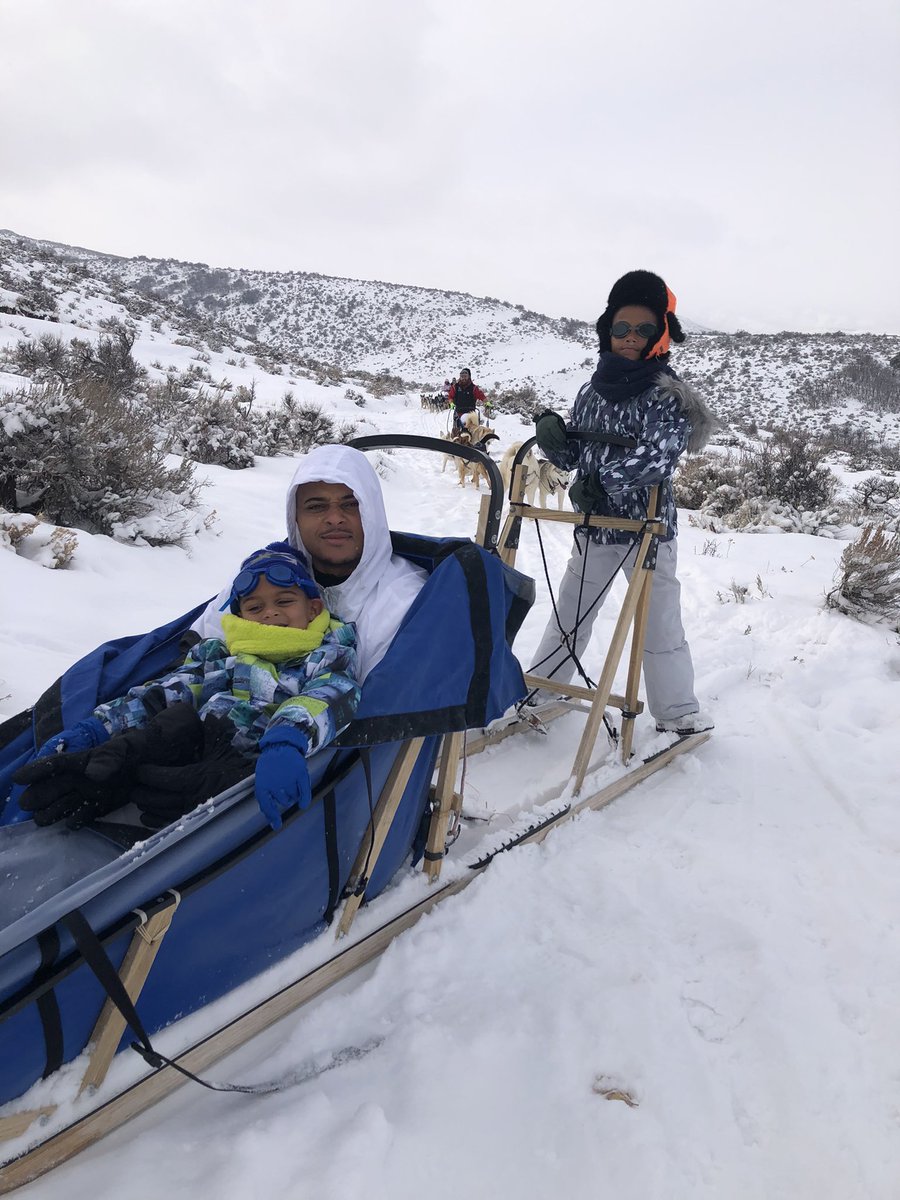 TEnc87's tweet image. Jeezy the Snowman, I make it winter time ☃️