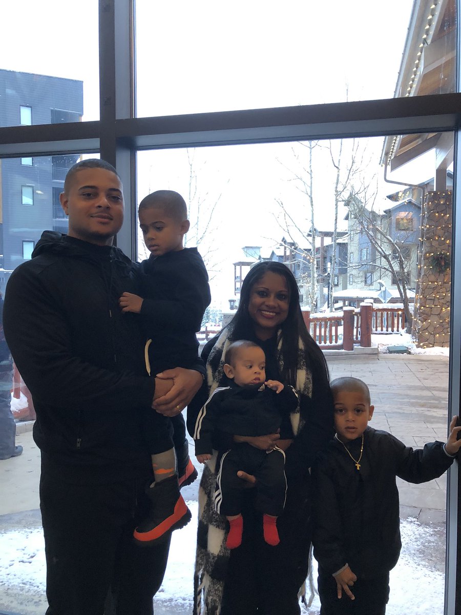 TEnc87's tweet image. Jeezy the Snowman, I make it winter time ☃️