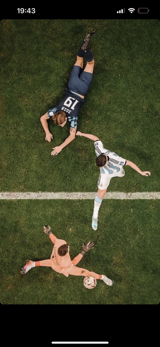 Julián de mi vida: cuando veas la repe de este gol, nos vas a entender.