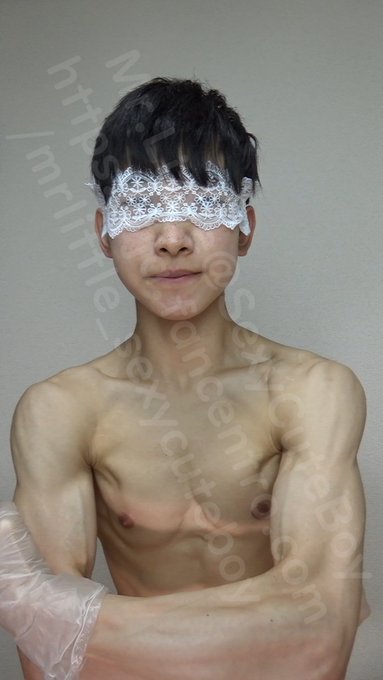 3 pic. I love to eat and masturbation?

My body is fine everyday?

▼Fancentro▼
https://t.co/nnJyGoNYOr